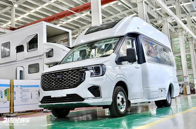 !这款飞翔T8铁C房车如何做到“配置拉满”?不朽情缘游戏手机版福特23T动力+无接缝车身(图4) !这款飞翔T8铁C房车如何做到“配置拉满”?不朽情缘游戏手机版福特23T动力+无接缝车身(图4)