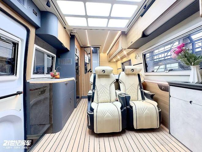 !这款飞翔T8铁C房车如何做到“配置拉满”?不朽情缘游戏手机版福特23T动力+无接缝车身(图7) !这款飞翔T8铁C房车如何做到“配置拉满”?不朽情缘游戏手机版福特23T动力+无接缝车身(图7)