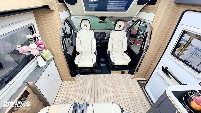 !这款飞翔T8铁C房车如何做到“配置拉满”?不朽情缘游戏手机版福特23T动力+无接缝车身(图13) !这款飞翔T8铁C房车如何做到“配置拉满”?不朽情缘游戏手机版福特23T动力+无接缝车身(图13)