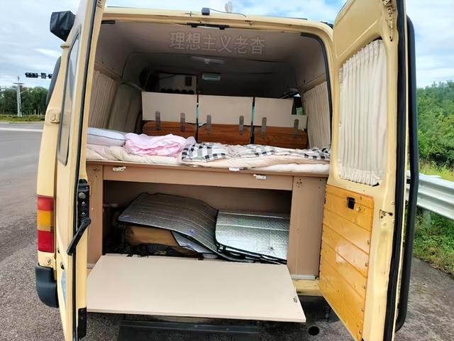 福特全顺改装床车旅行宿营车自驾游更实用不